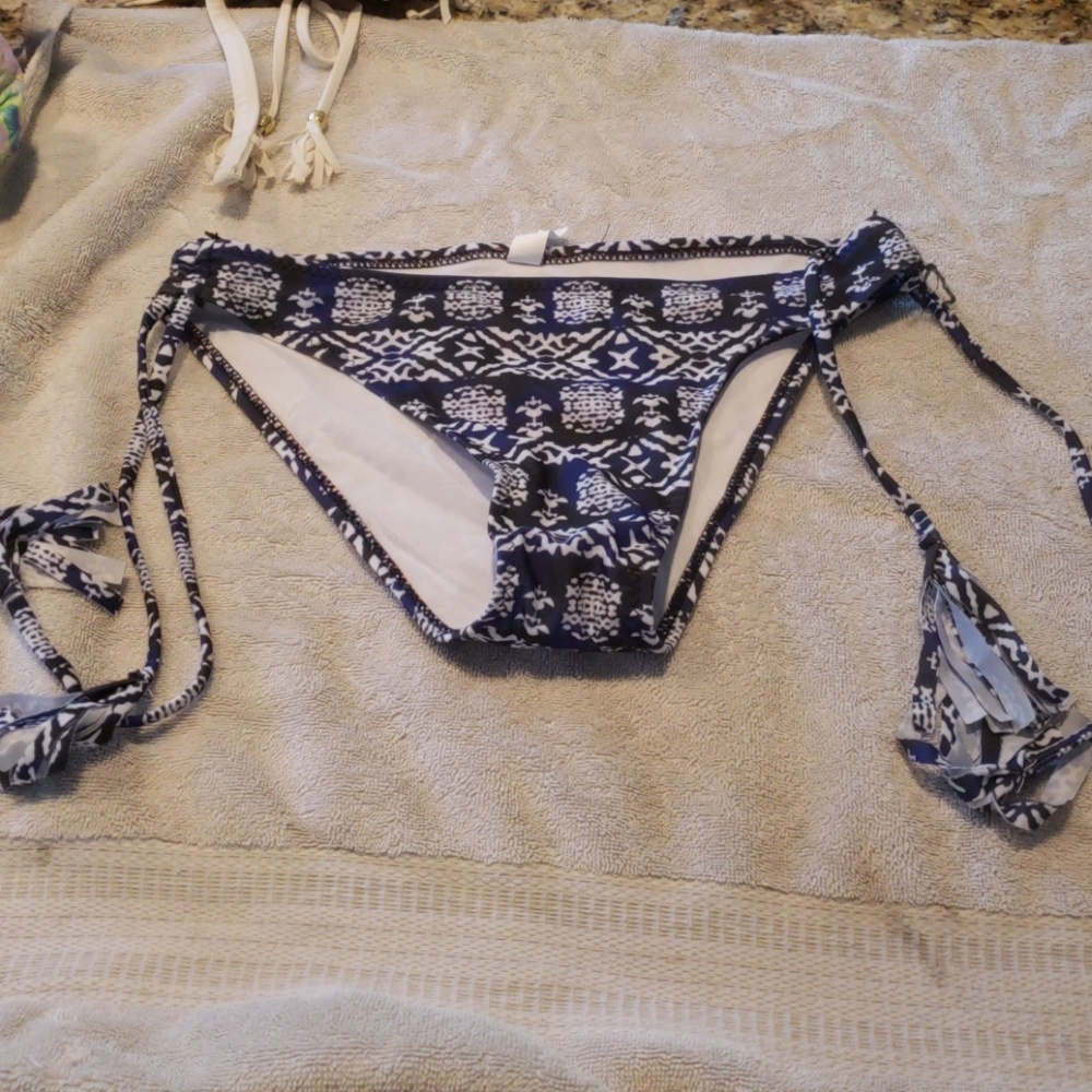 Bikini bottoms